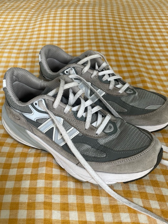 New Balance Shoes - New Balance Gray 990v6 Sneakers